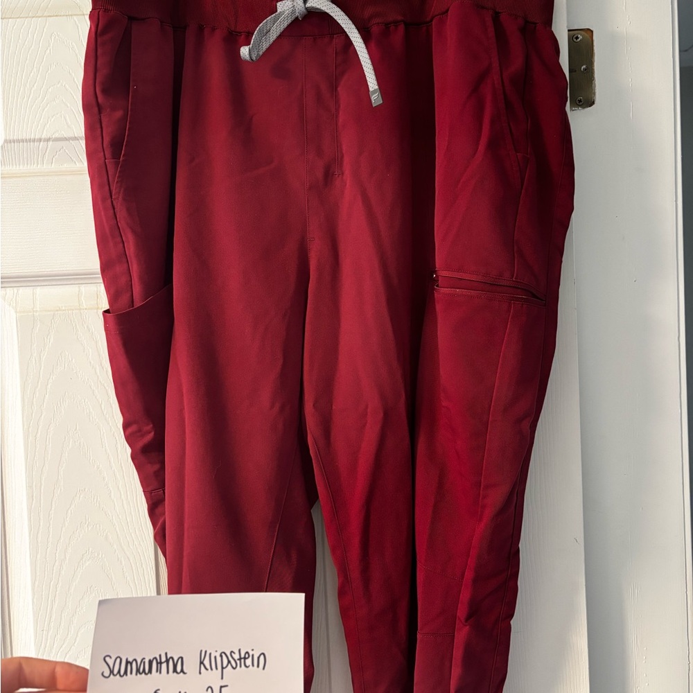 Fabletics 3X Short Wine Jogger